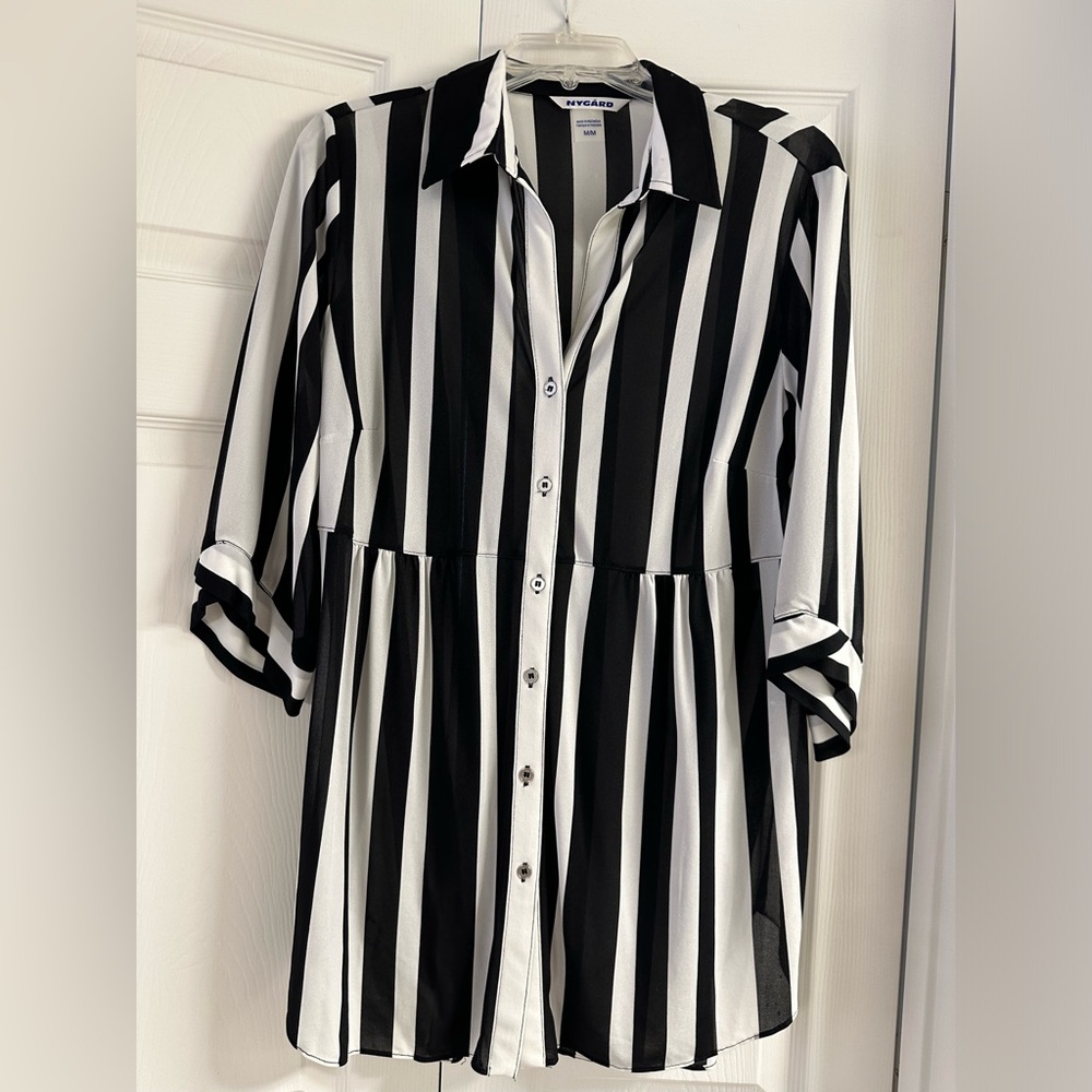 Peter Nygard black and white blouse size M